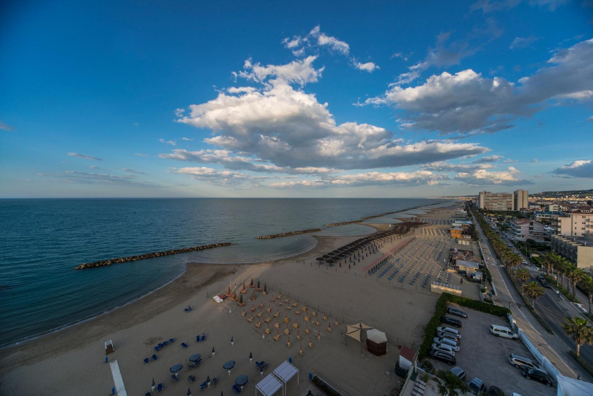Montesilvano Marina Hotel Antagos מראה חיצוני תמונה