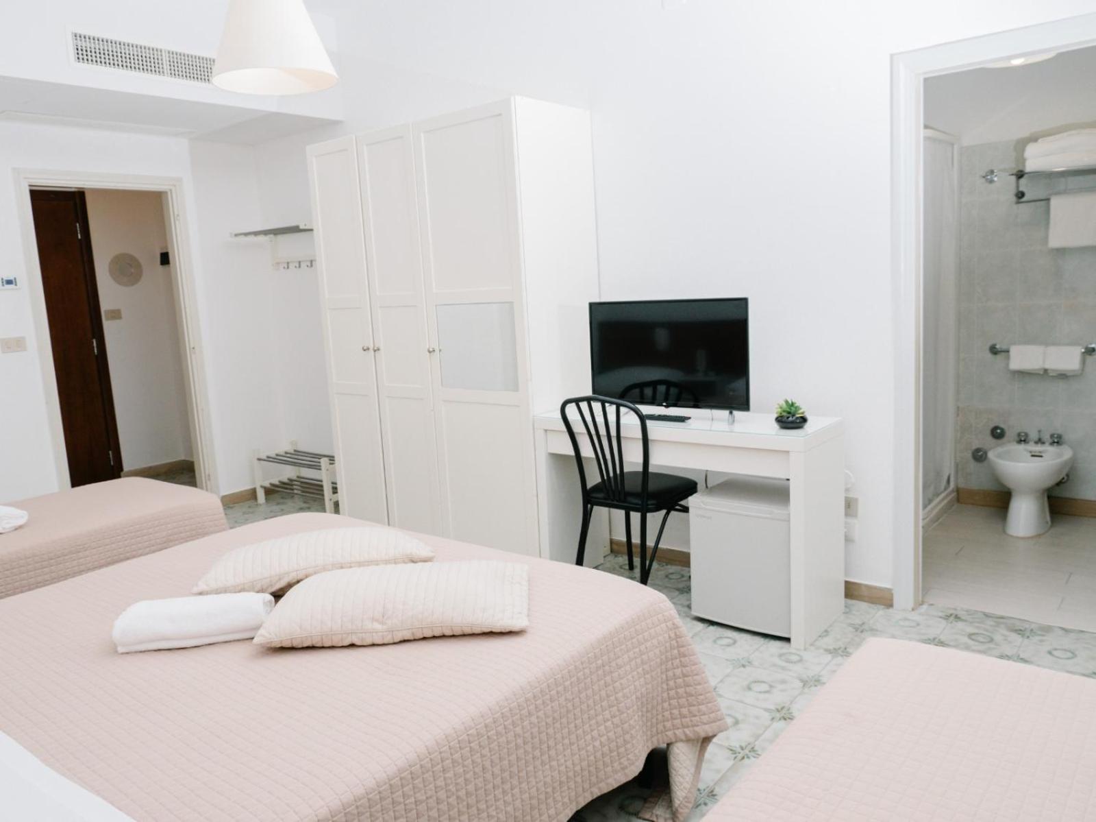 Montesilvano Marina Hotel Antagos מראה חיצוני תמונה