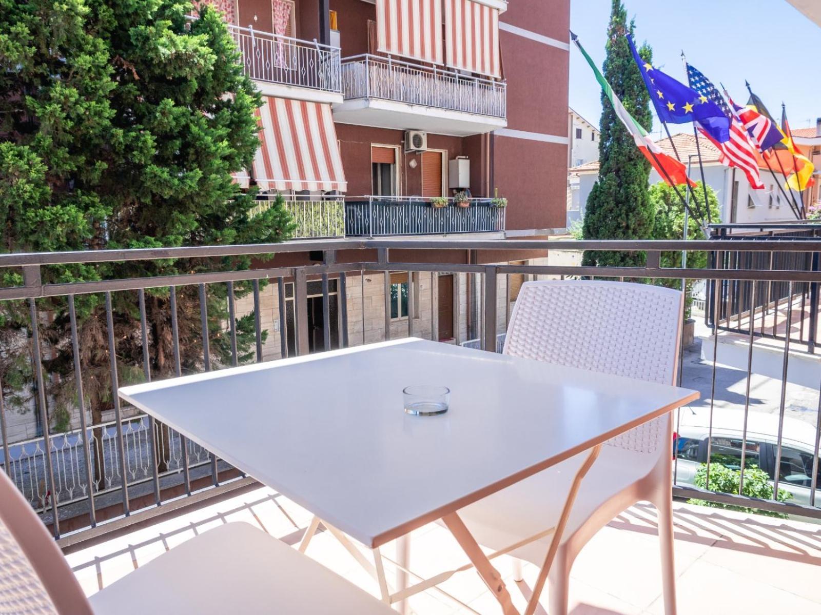 Montesilvano Marina Hotel Antagos מראה חיצוני תמונה