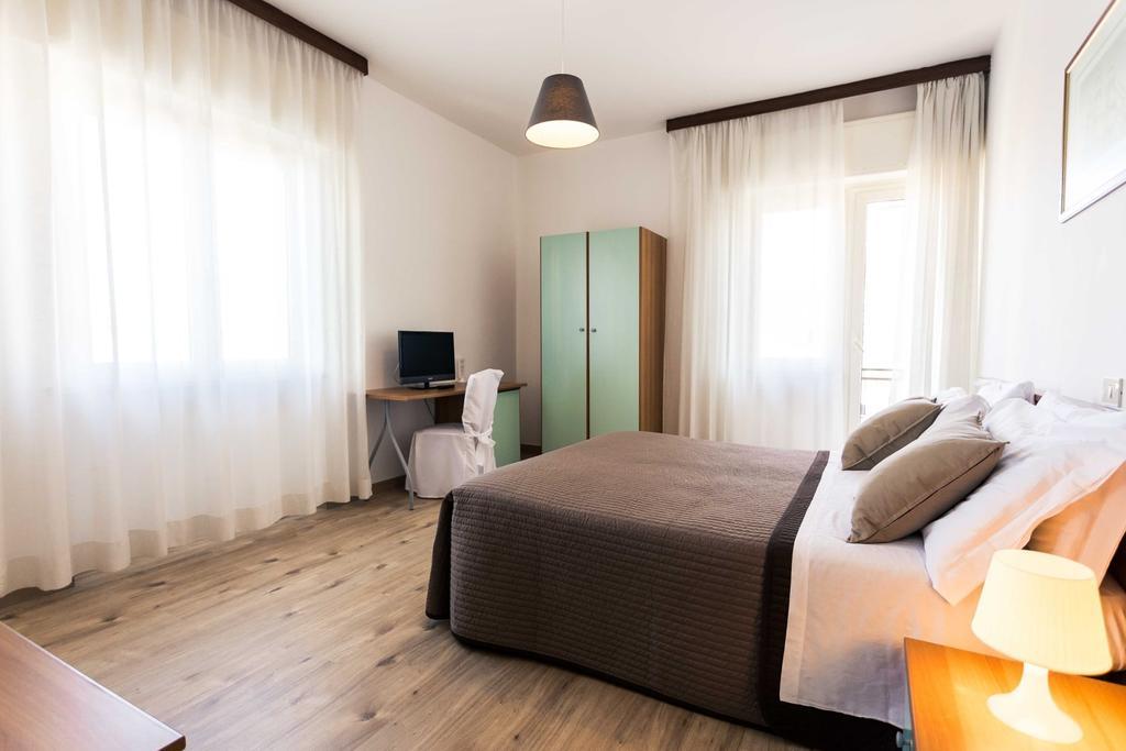 Montesilvano Marina Hotel Antagos מראה חיצוני תמונה