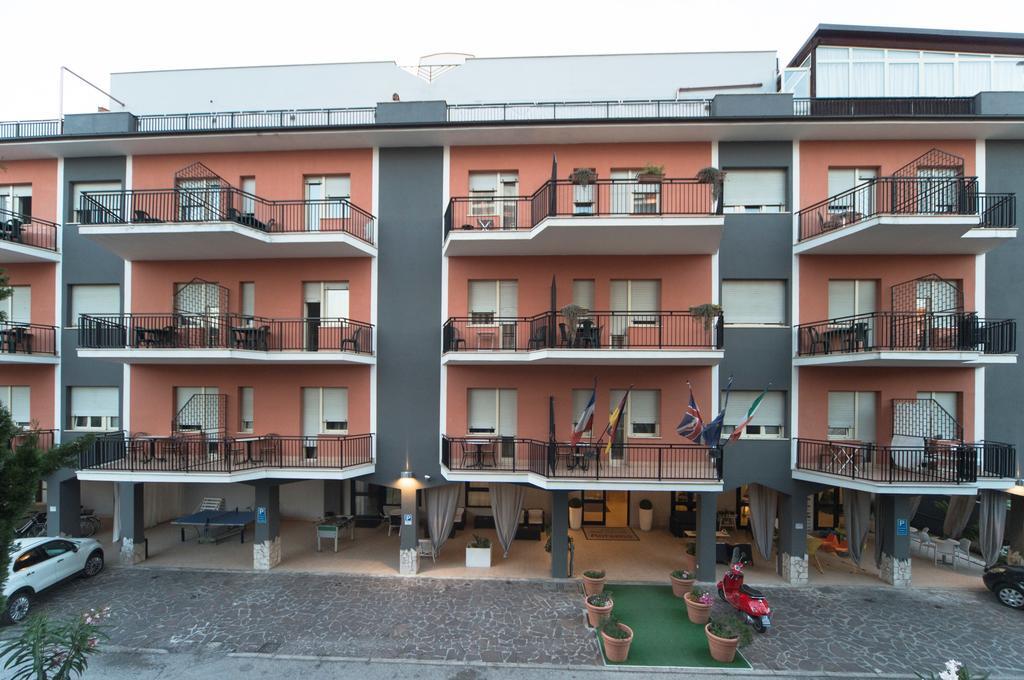 Montesilvano Marina Hotel Antagos מראה חיצוני תמונה
