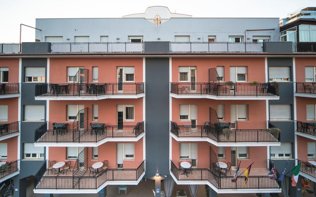 Montesilvano Marina Hotel Antagos מראה חיצוני תמונה